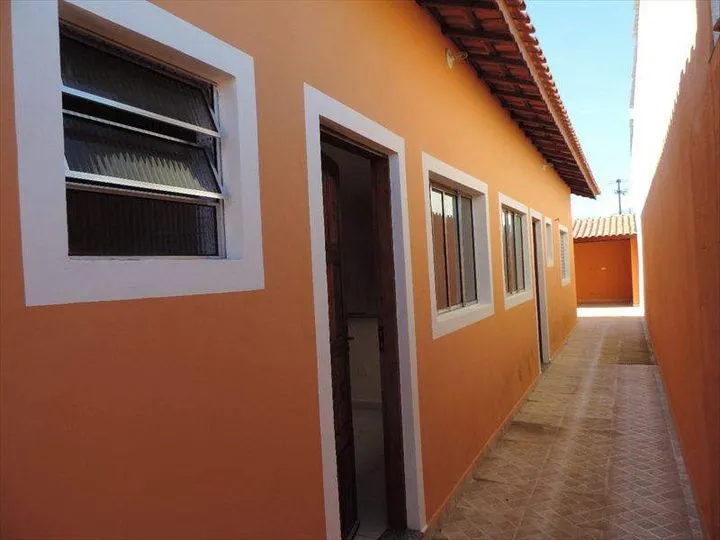 Imagem Casa com 2 Quartos à Venda, 75 m² em Itanhaém