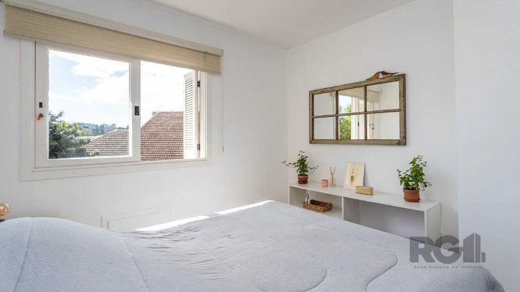 Imagem Casa em condomínio de 109m² - 3 dormitórios, 1 suíte e 1 vaga no bairro Teresópolis