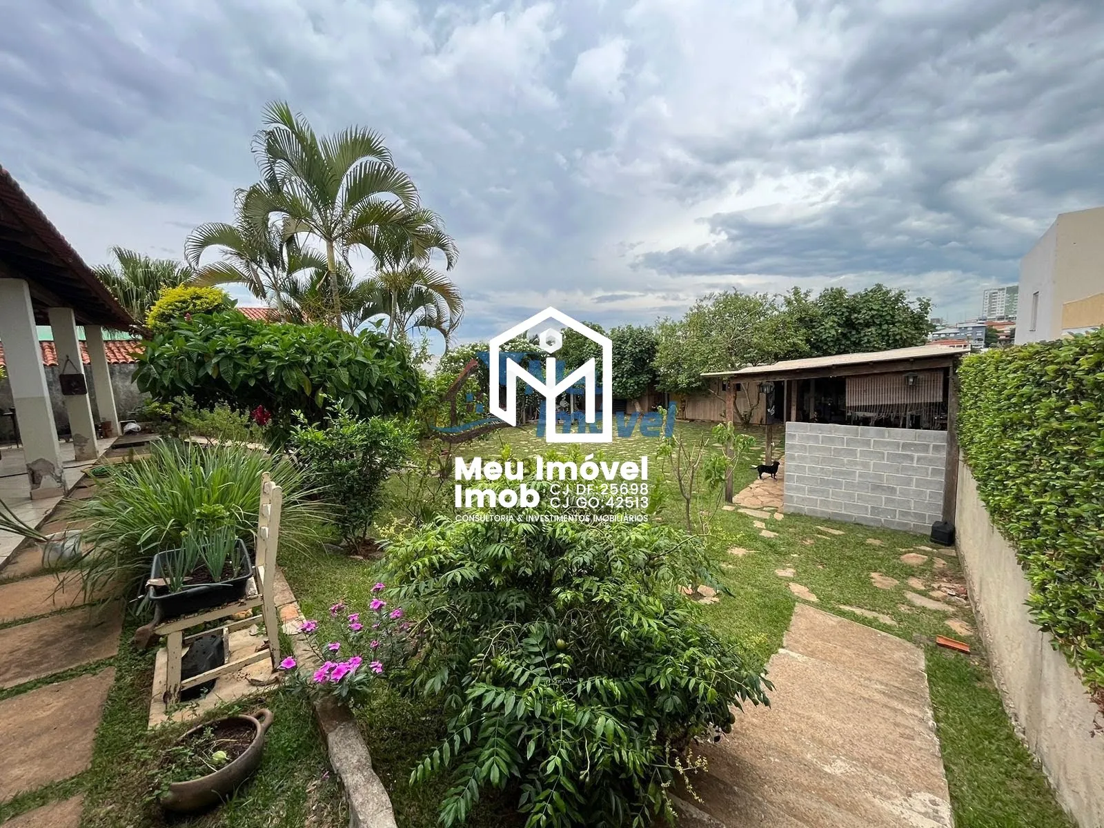 Imagem Casa 3 Quartos 2 Suítes 8 Vagas 800m² 100% Laje Escriturado
