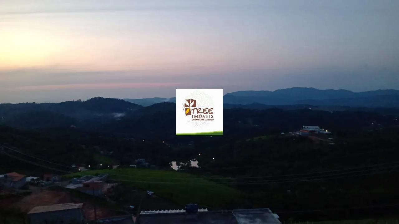 Imagem VENDA DE SOBRADO NO RESIDENCIAL ALTO DAS COLINAS, EM ARUJÁ/SP, 500m² com 5 quartos, suíte com hidro, piscina, 07 vagas e vista pra mata. CONSULTE-NOS.