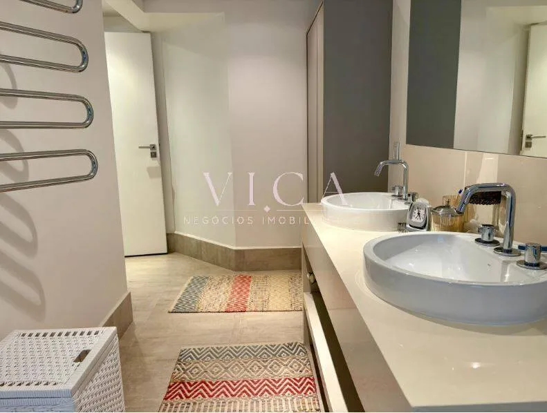 Imagem Apartamento mobiliado com 287 m² a venda por R$ 4.000.000 Alphaville/SP