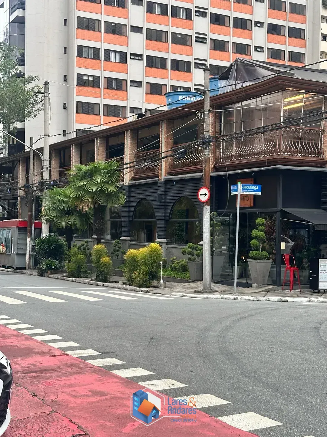 Imagem Conjunto comercial para venda em Vila Uberabinha, 675m²