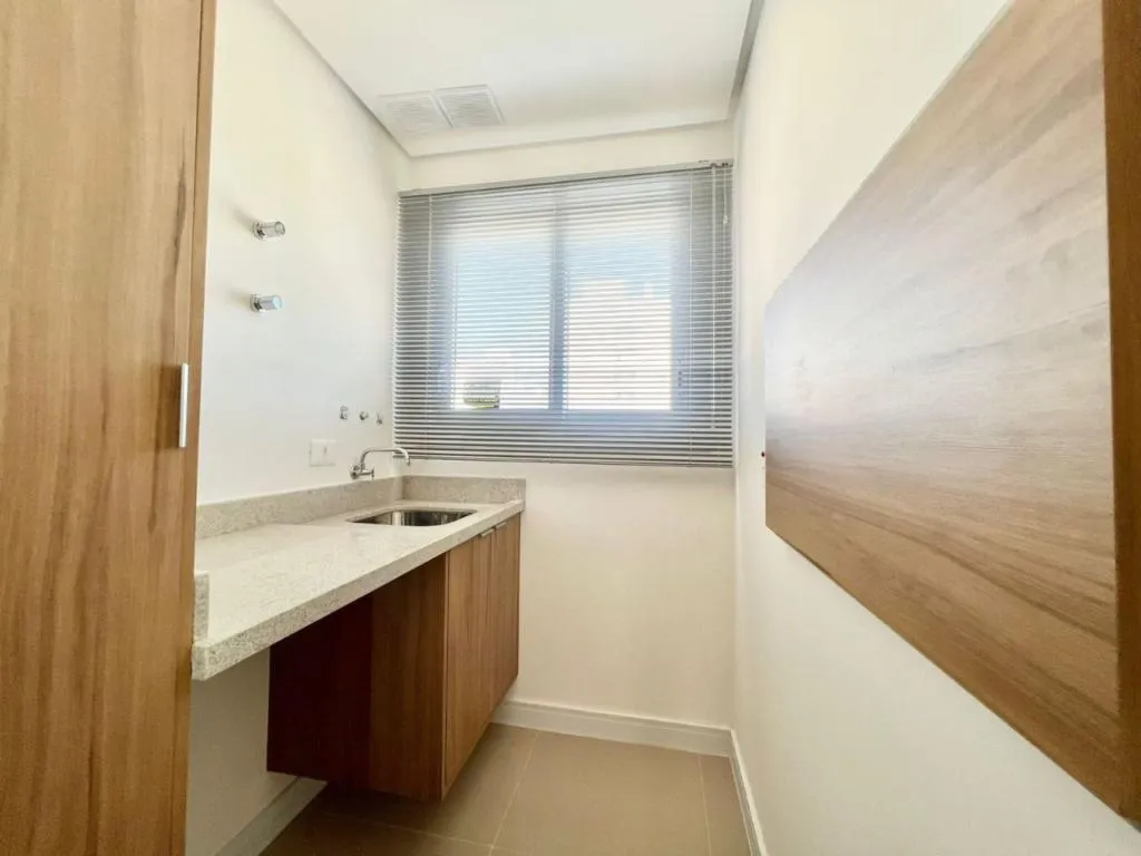 Imagem Apartamento 4 Dormitórios - Bairro Navegantes