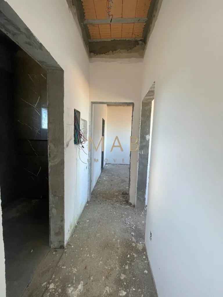 Imagem Espetacular casa à venda em Florianópolis-SC, no bairro Ingleses! 3 quartos sendo 2 suítes, 3 salas, 4 banheiros, 3 vagas de garagem, 326,00m².