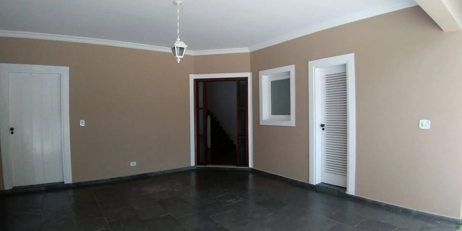 Imagem Casa Luxuosa em Alphaville 5 - Santana de Parnaíba/SP, Frente à Praça, Com 4 Quartos e Lazer Completo