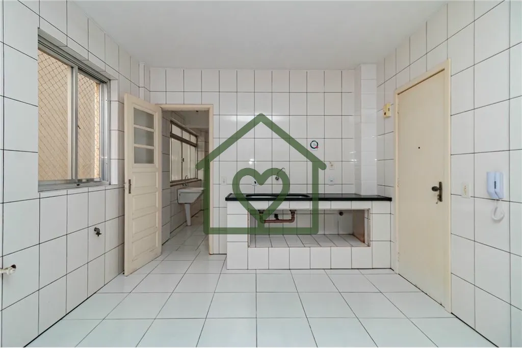 Imagem Amplo apartamento de 120m2, de frente, com 3 dormitÃ³rios, sendo 1 suÃ­te, vaga de garagem e dependÃ...