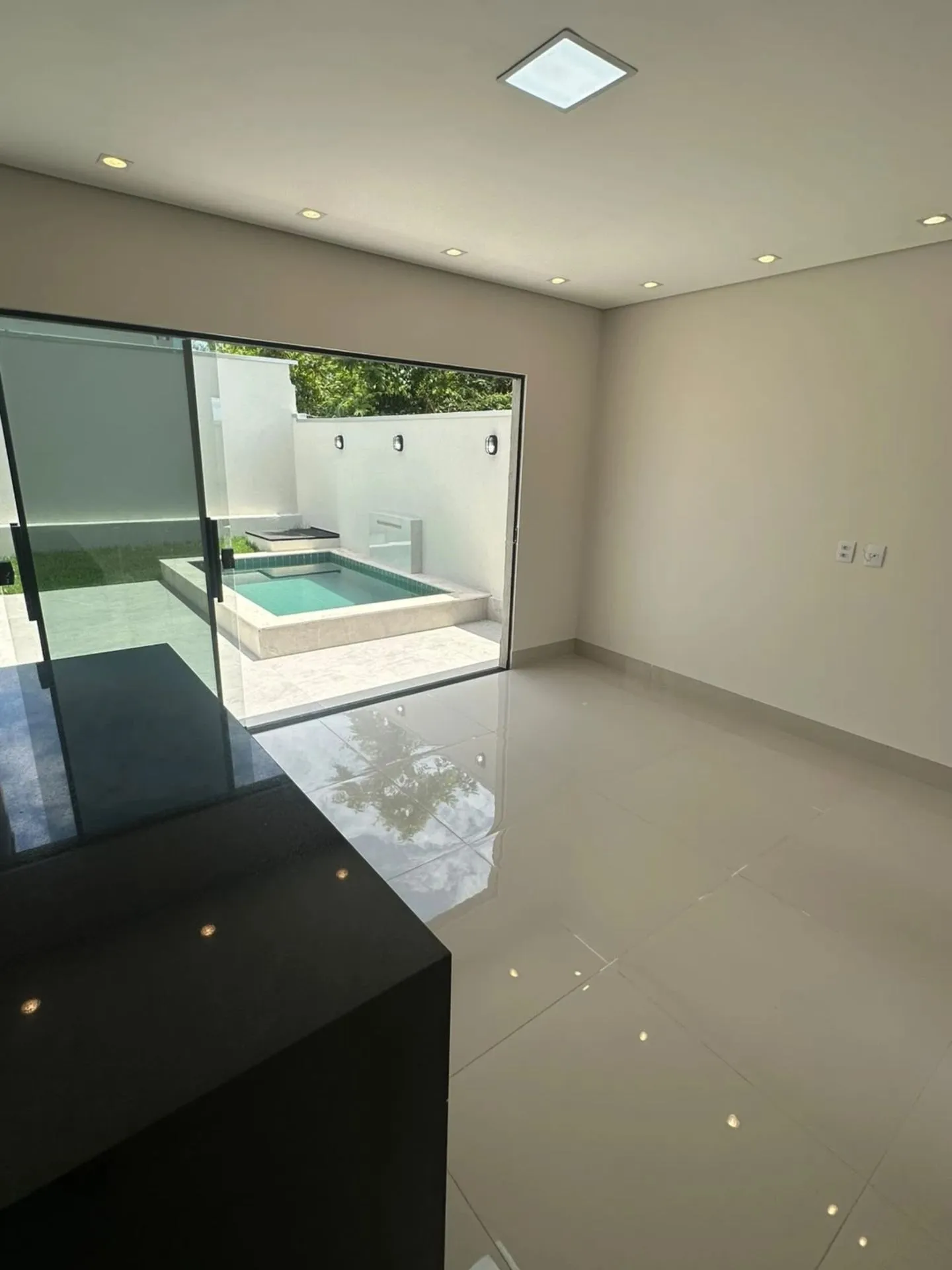 Imagem CASA À VENDA NO JARDIM UNIVERSITÁRIO 3 quartos, sendo 1 suíte master