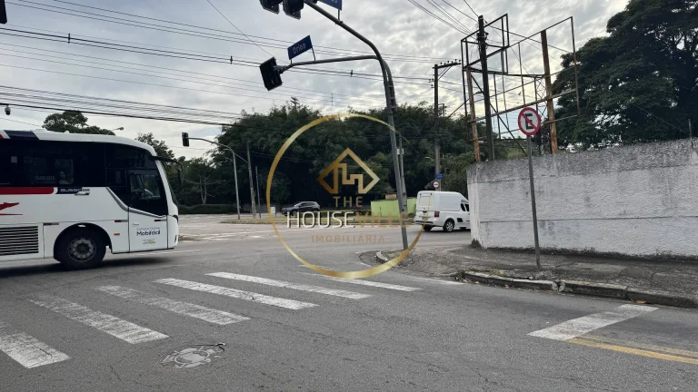 Imagem Terreno de esquina em avenida de alto fluxo, Jardim da Granja, SJC