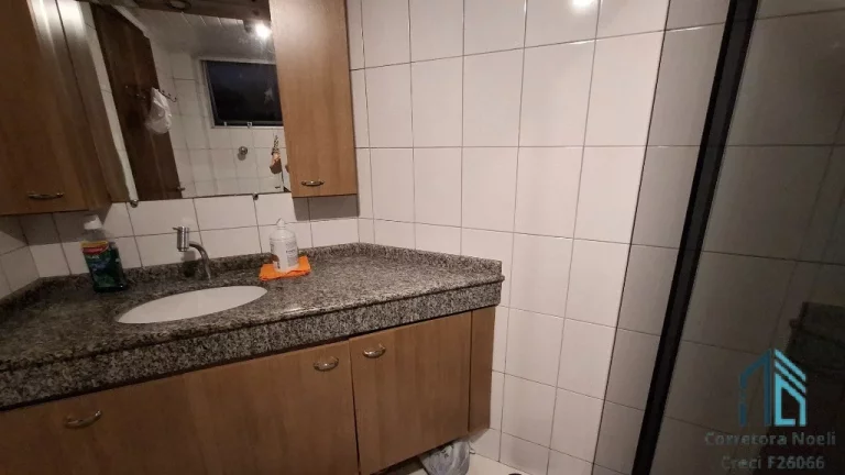 Imagem Apartamento 02 quartos, uma vaga, frente Hospital das Clinicas HC me Curitiba PR