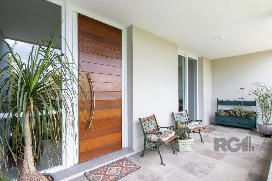 Imagem Sobrado com vista para Rio, 3 quartos, 2 suites, pátio, piscina, vaga para 4 carros - Bairro Vila Assunção