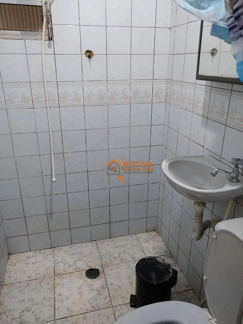 Imagem Sobrado com 4 dormitórios à venda, 300 m² por R$ 650.000,00 - Cocaia - Guarulhos/SP