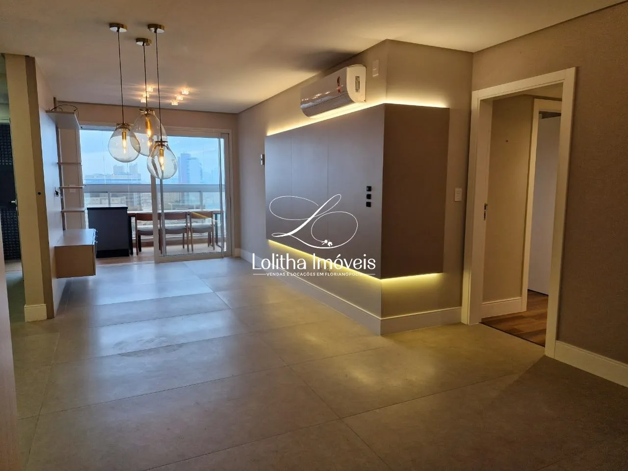 Imagem APARTAMENTO DE LUXO COM 3 SUÍTES, SEMI MOBILIADO À VENDA NO KOBRASOL - SÃO JOSÉ/SC.
