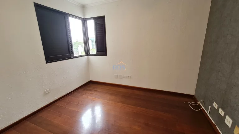 Imagem Lindo apartamento à venda, 150m², com 3 dormitórios, sendo 2 suítes, 3 vagas e depósito privativo.