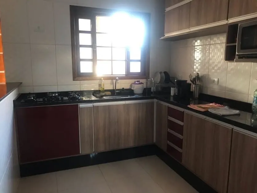 Imagem Casa à venda 2 Quartos, 1 Suite, 5 Vagas, 200M², Loteamento Residencial e Comercial Araguaia, Pindamonhangaba - SP