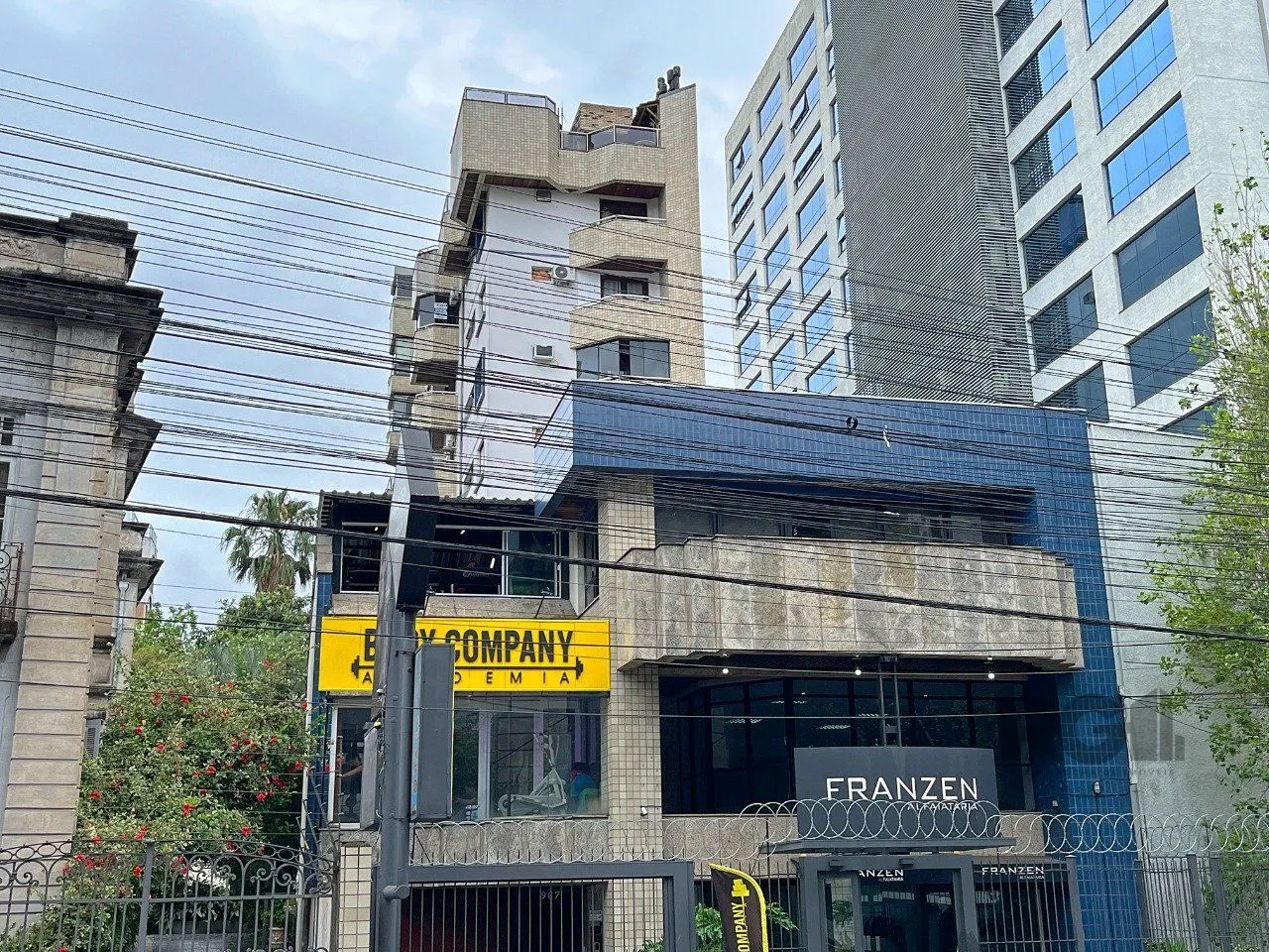 Imagem Cobertura de 1 dormitório com uma vaga de garagem no bairro Independência em Porto Alegre