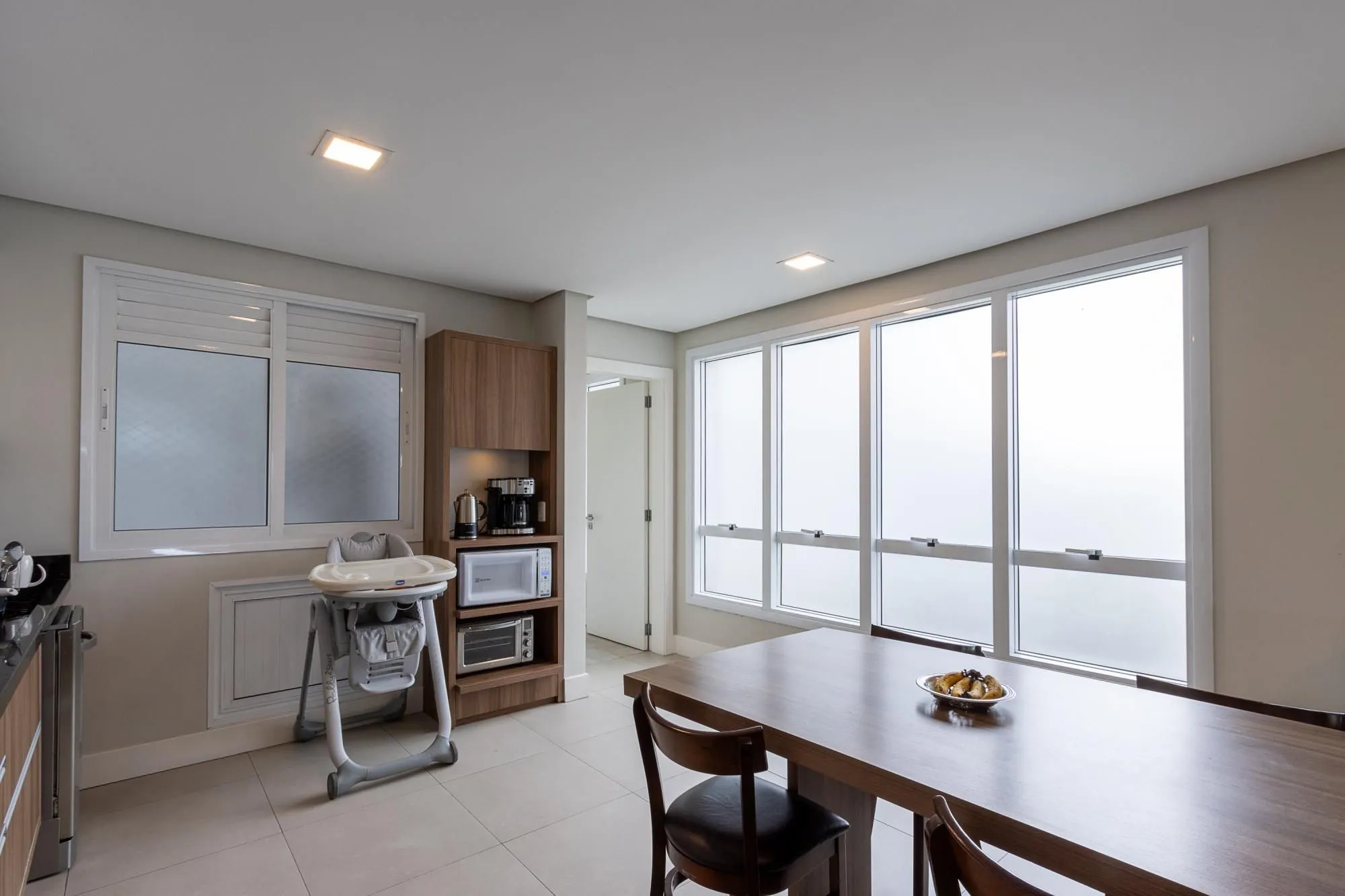 Imagem Apartamento à venda, com 3 dorm, 2 suítes, 2 vagas - bairro Cristal