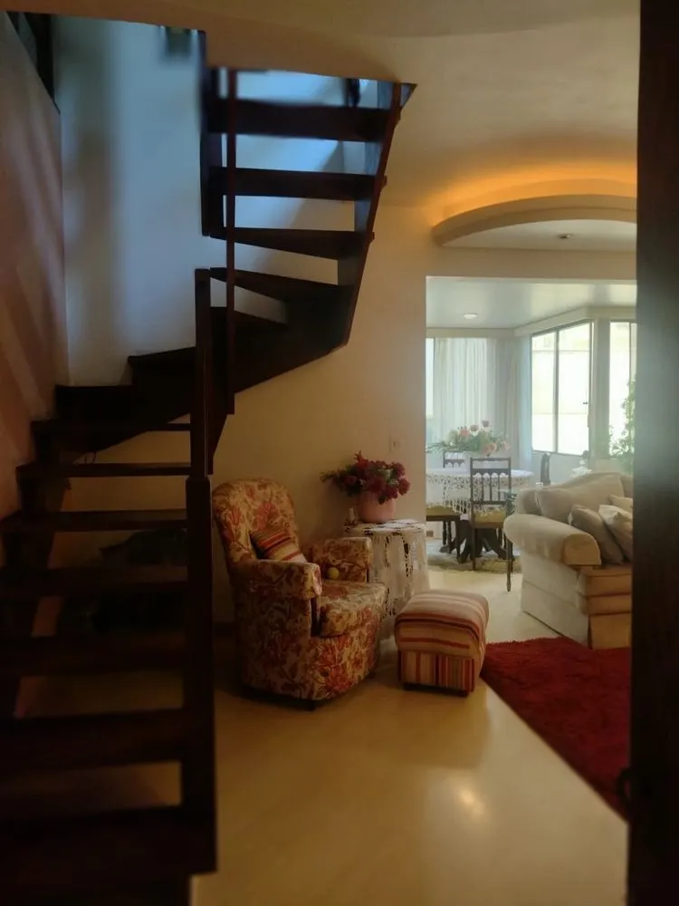 Imagem Cobertura 162m² semimobiliada no Menino Deus
