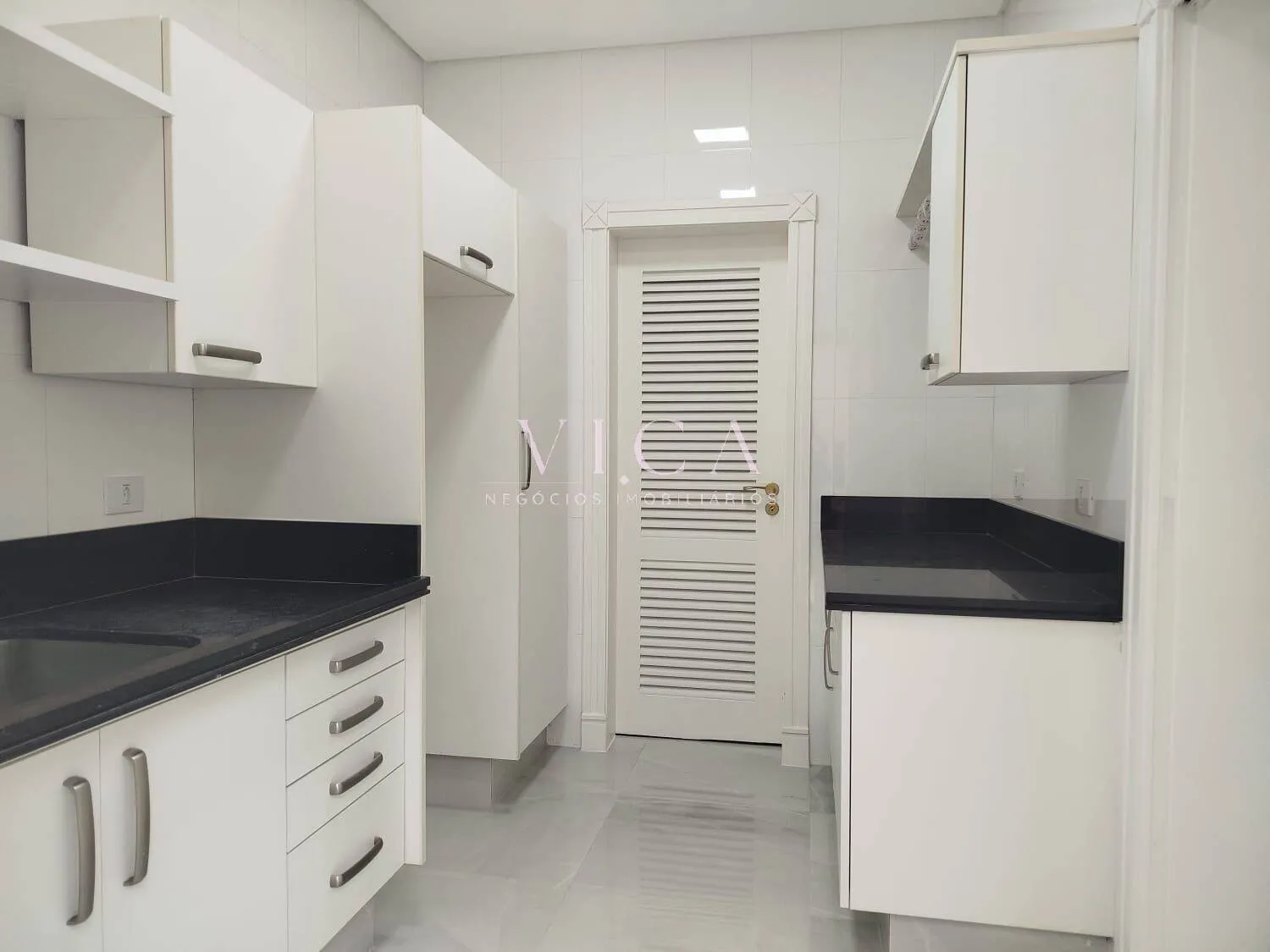 Imagem Casa para venda com 4 dormitórios, 450m2 - por R$ 3.900.000 - Alphaville