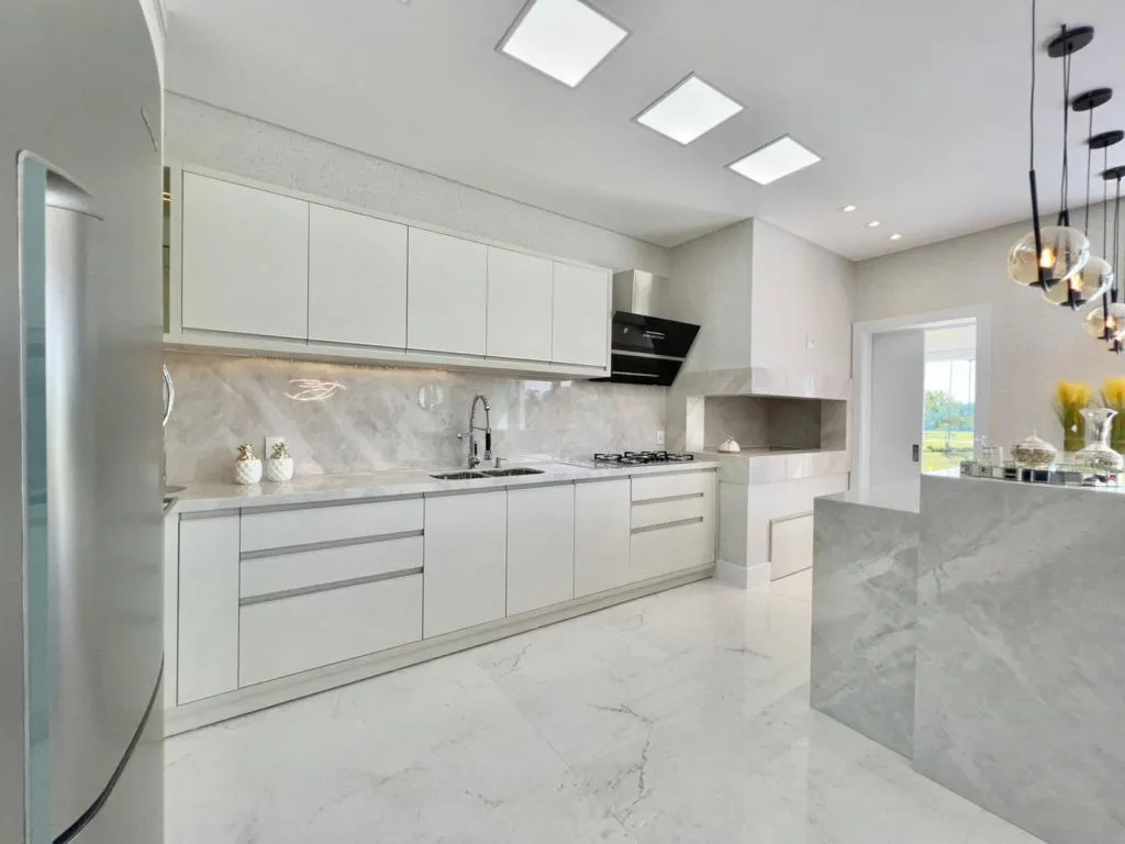 Imagem Casa em Condominio 4 Dormitórios - Bairro --
