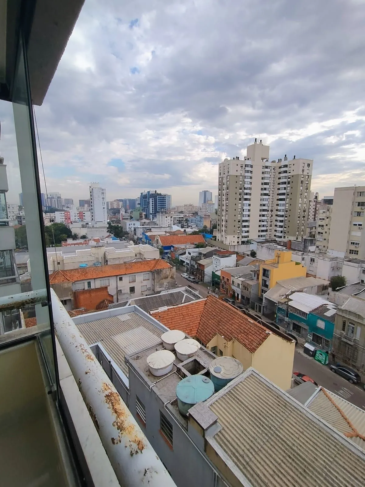 Imagem Apartamento 2 quartos, sacada com churrasqueira e garagem no bairro Cidade Baix