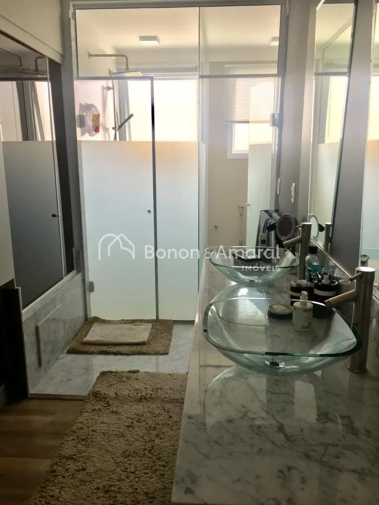 Imagem Casa de condomínio com 520 m² e 4 suítes