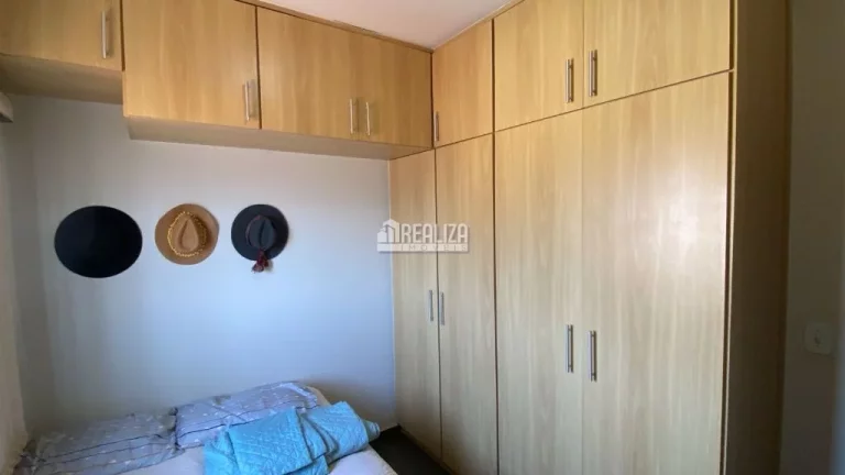 Imagem Apartamento com 3 dormitórios e suíte no Condomínio Edifício Fabiana, em Uberaba - Imperdível!