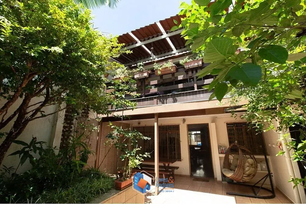Foto do imóvel Casa à venda 4 Quartos 2 Suites 5 Vagas 493M² Campo Belo São Paulo - SP em Rua Bernardino de Campos