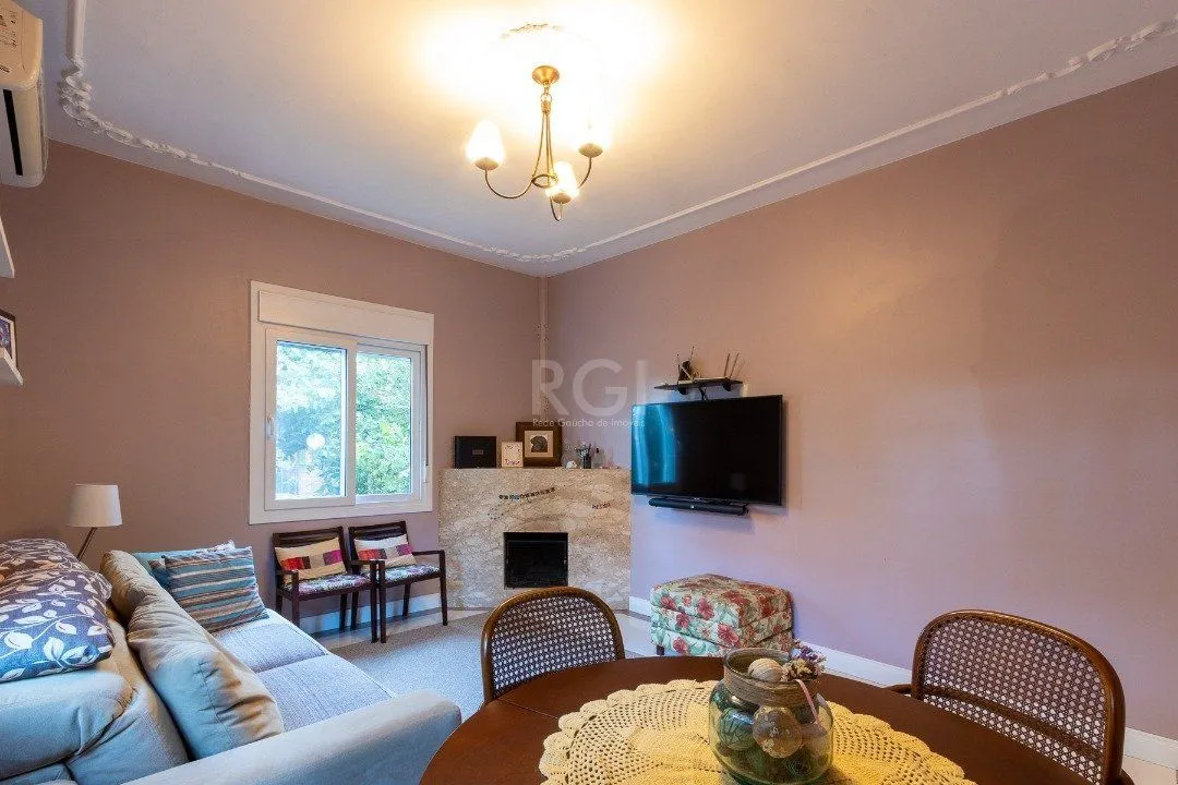 Imagem Casa para Venda - 200m², 3 dormitórios, sendo 1 suites, 2 vagas - Vila Assunção