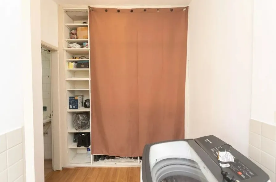 Imagem Amplo apartamento no Bairro Petrópolis com 2 vagas de garagem