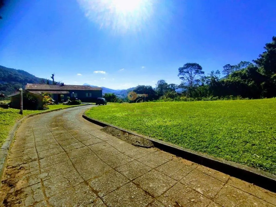 Foto do imóvel Casa para Venda em Teresópolis / RJ em Estrada Arakem