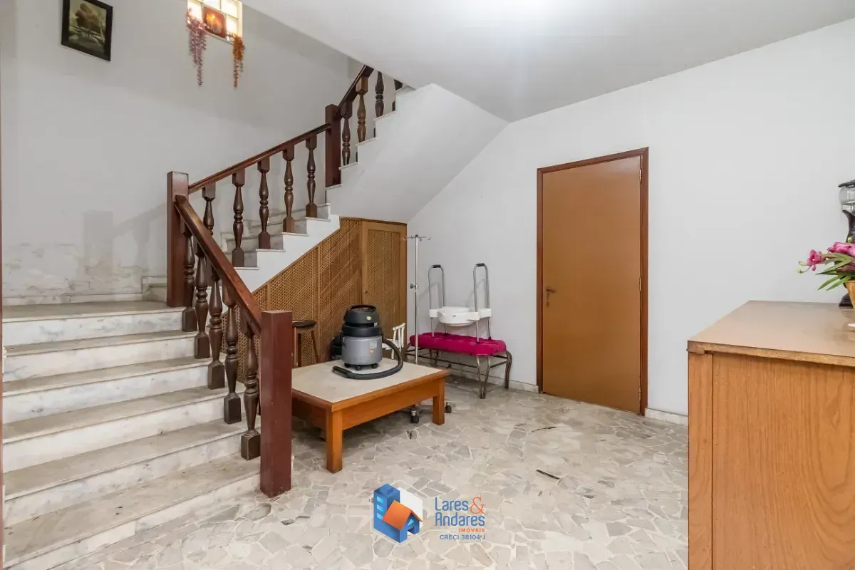 Imagem Sobrado para venda em Conjunto Residencial Jardim Canaã com 4 quartos, sendo 1 suíte, 382m²