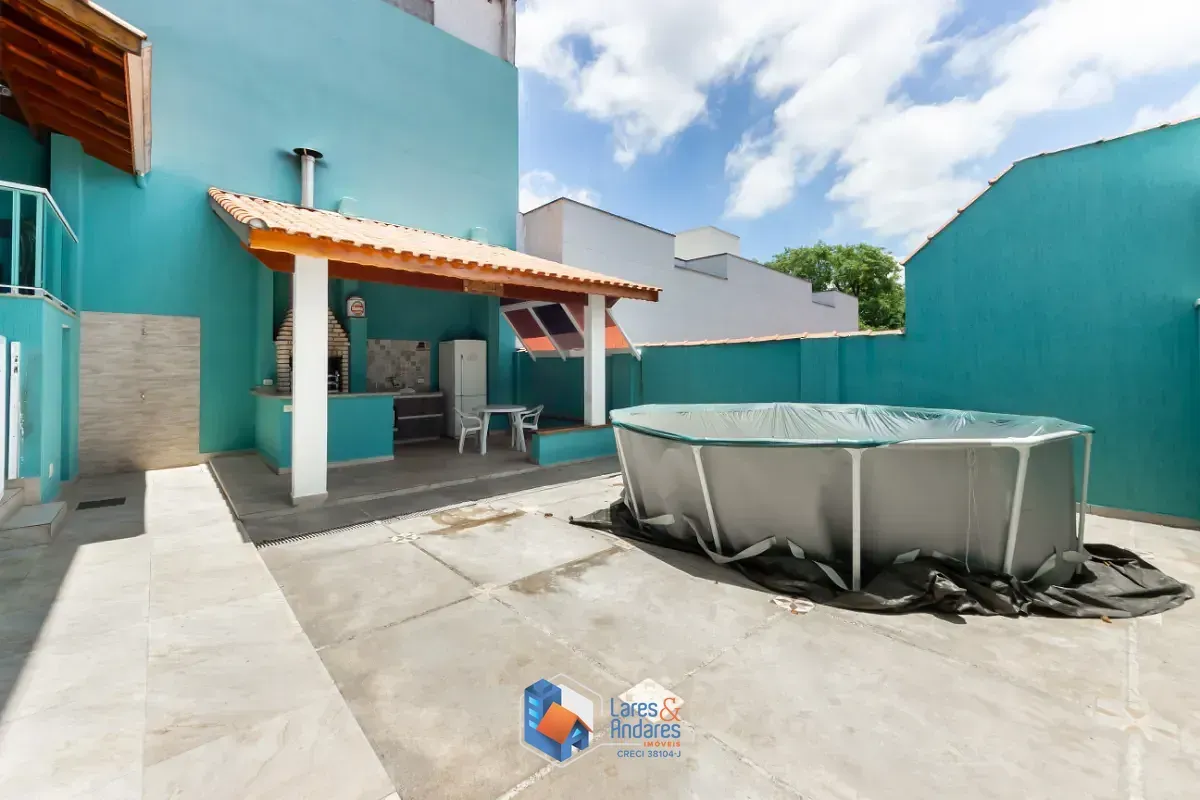 Imagem Casa para venda em Água Fria com 3 quartos, sendo 2 suítes, 219m²