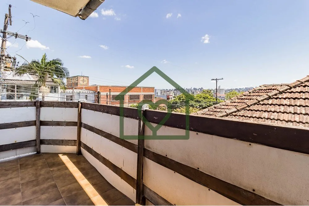 Imagem Terreno à Venda com área total de 528m² na Rua Guilherme Alves, 1744, Bairro Partenon. Oportunida...