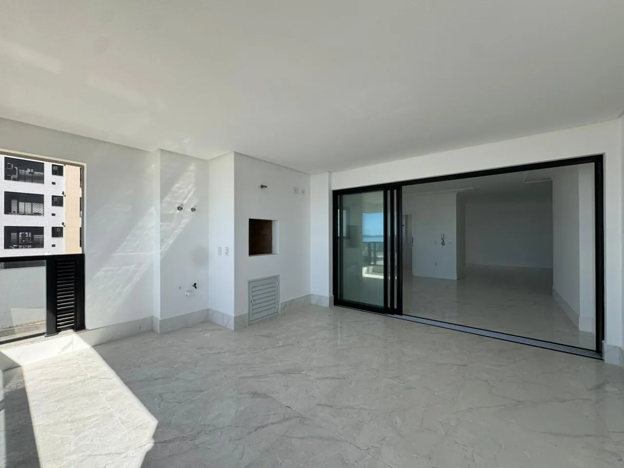Imagem Apartamento com vista para o mar à venda com 210m2 por R$ 4.200.000,00