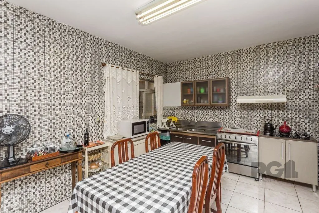 Imagem Casa 210m² - 3 dormitórios, 2 vagas