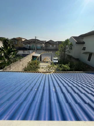 Imagem Casa Sobrado, 2 Dormitórios( 2 suítes), 250m², Vista Verde, Sjc.