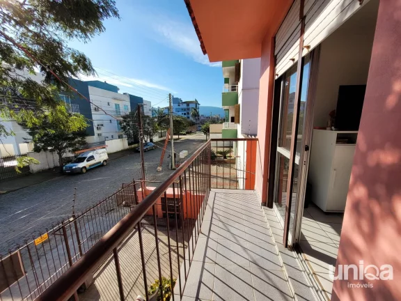Imagem Casa sobrado de 03 dormitórios para venda em Camobi próximo da UFSM com cerca el