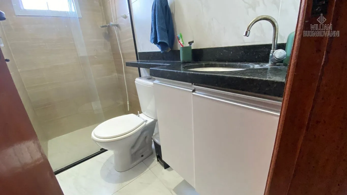 Imagem Casa de condomínio 2 dormitórios sendo 2 suítes com quintal no Tude bastos