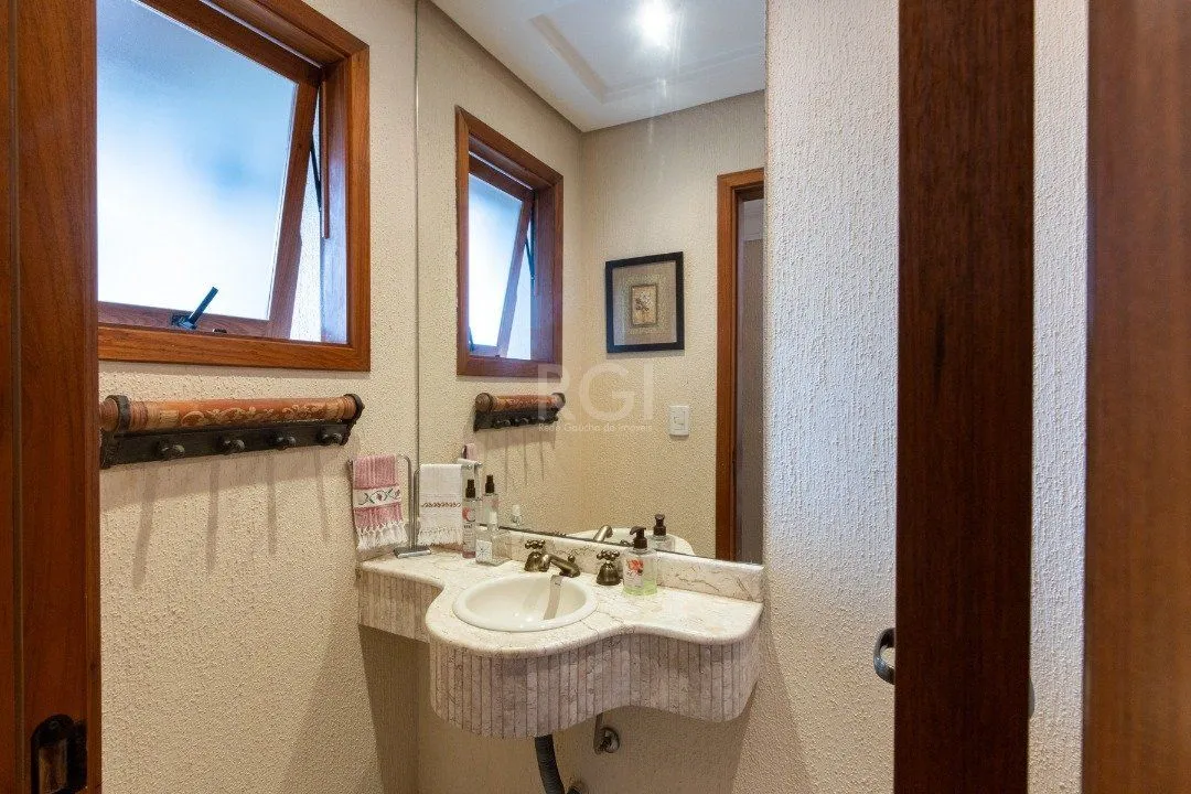 Imagem Casa Condominio para Venda - 334.56m², 4 dormitórios, sendo 1 suites, 2 vagas - Jardim Isabel
