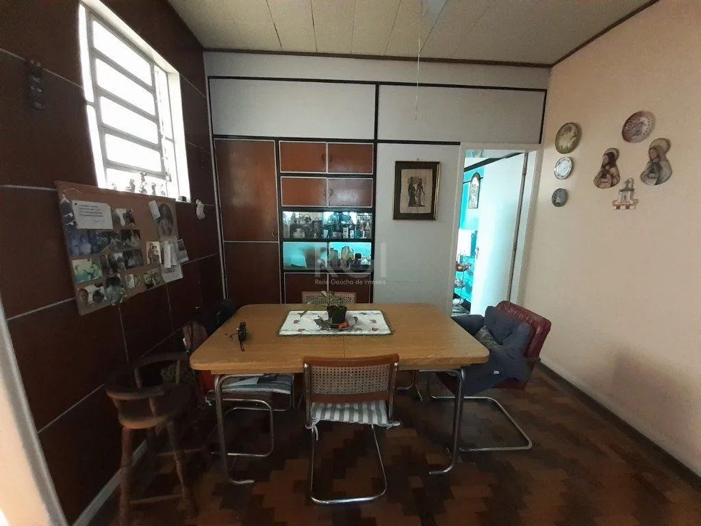 Imagem Casa para Venda - 290m², 3 dormitórios, sendo 1 suites, 3 vagas - Menino Deus