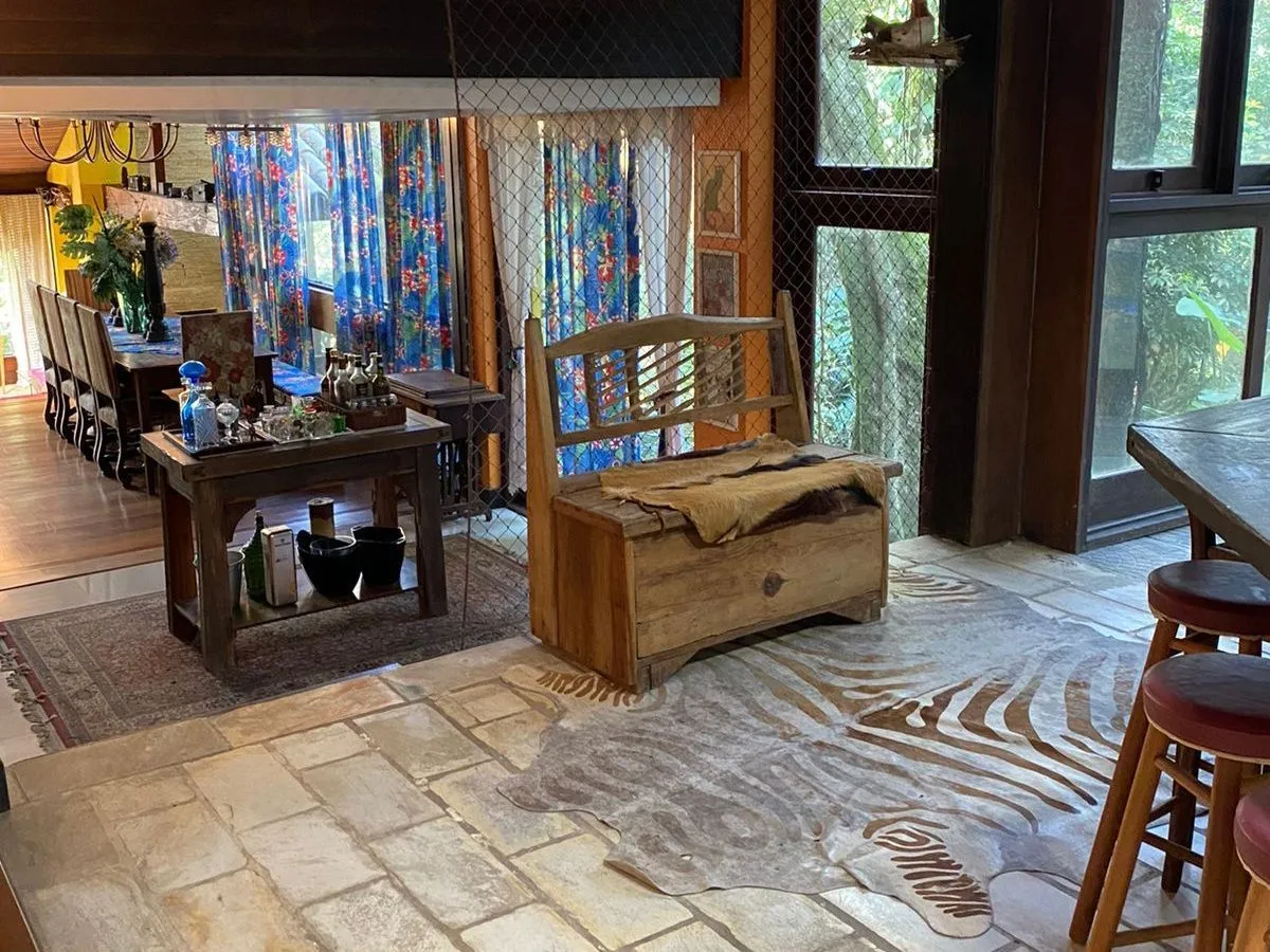 Imagem Casa com 7 dormitorios para venda Bairro Espírito Santo Porto Alegre, com 6 vagas.