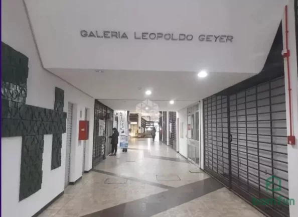 Imagem Sala comercial em galeria para venda, São Geraldo, Porto Alegre