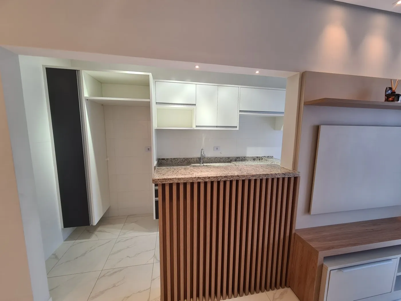 Imagem Apartamento para Venda em Praia Grande, Caiçara, 2 dormitórios, 1 suíte, 1 banheiro, 1 vaga