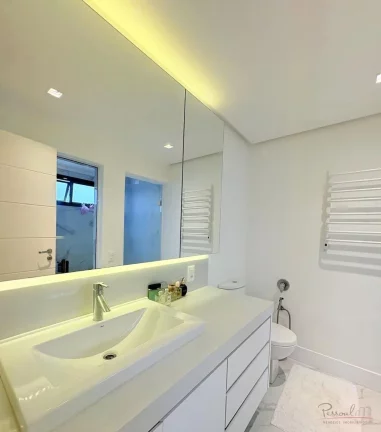 Imagem Apartamento situado em área nobre do centro, em localização privilegiada em Florianópolis! Próx...