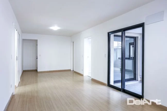 Imagem Apartamento térreo com 02 gardens - Bairro Bigorrilho - 122m2 privativos + 122 de gardens - R$ 1.100.000,00