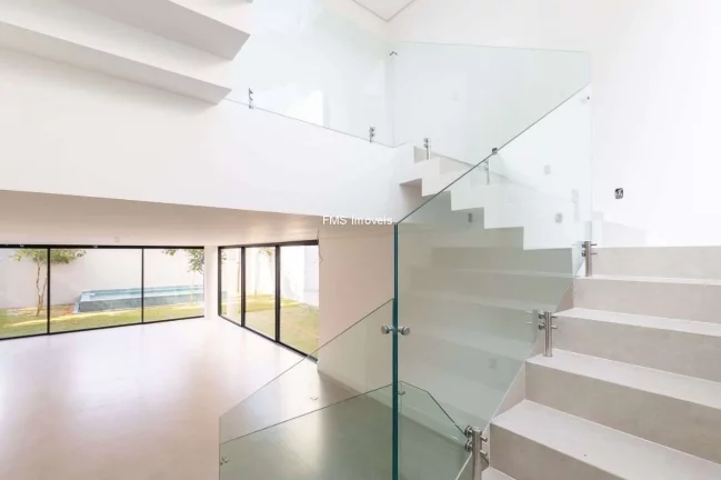 Imagem Casa em condomínio com 3 suítes.