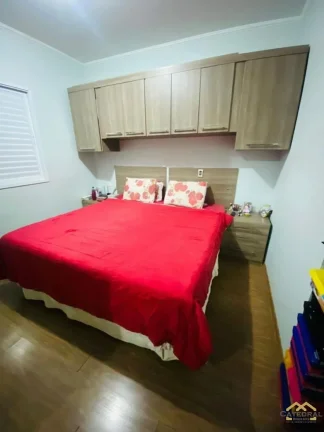 Imagem Sobrado à venda na Colônia com 3 quartos, sendo uma suíte e 2 vagas de garagem