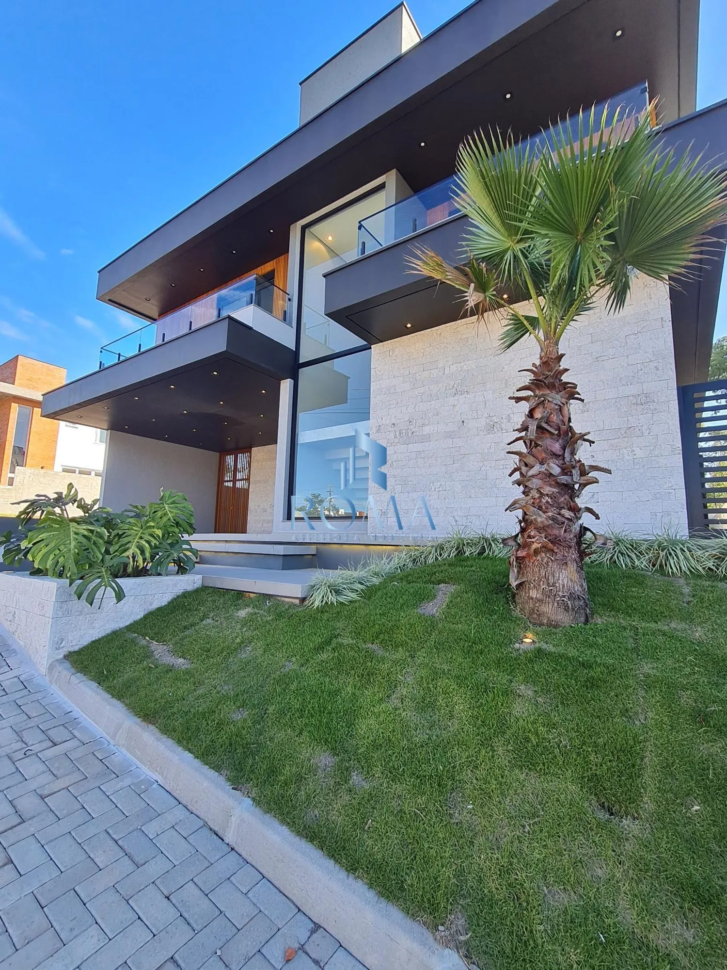 Foto do imóvel Casa de Alto Padrão no Condomínio Viareggio | 4 Suítes em Camobi, Santa Maria
