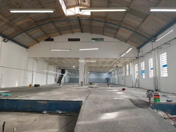 Imagem Galpão Comercial para Locação em São Paulo-SP - Bairro Aricanduva - 1 Sala, 2 Banheiros, 11 Vagas de Garagem, 1.650m² de Área