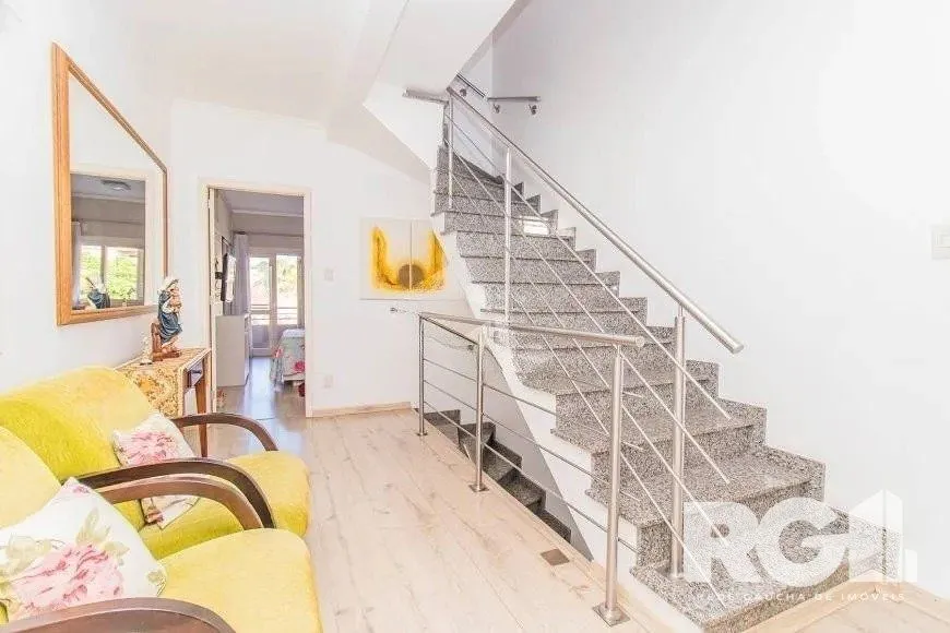 Imagem Casa com piscina, 3 suítes, desocupada, Rua Leite de Castro- Jardim Itu Sabará